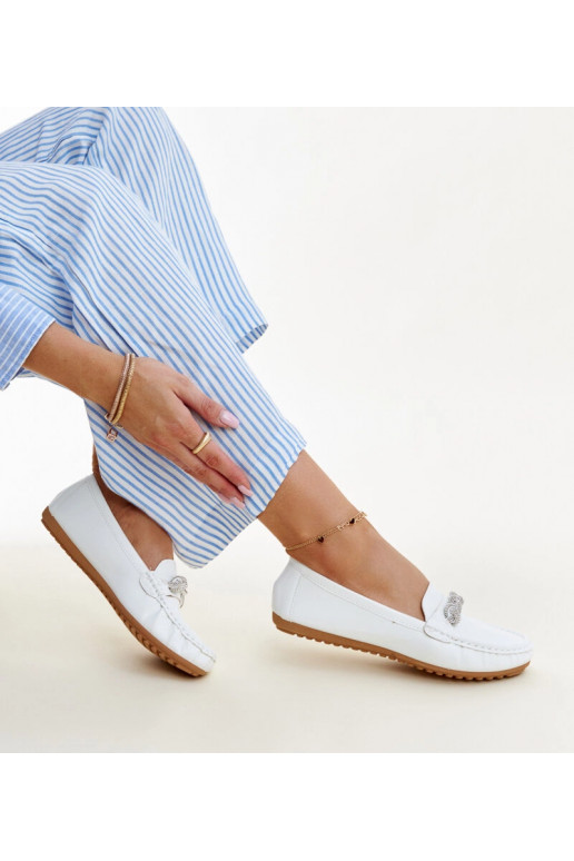 Mocassini bianchi decorati con...