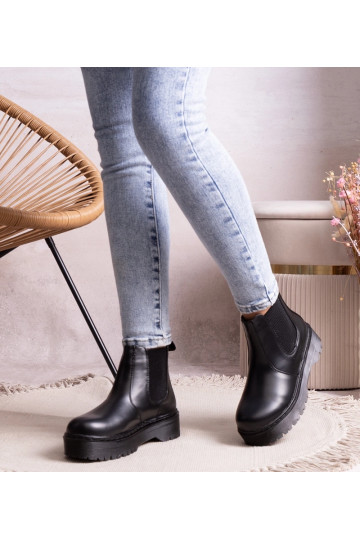 Stivaletti neri con...