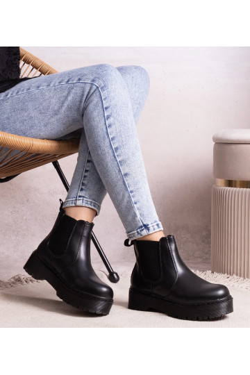 Stivaletti neri con... 2