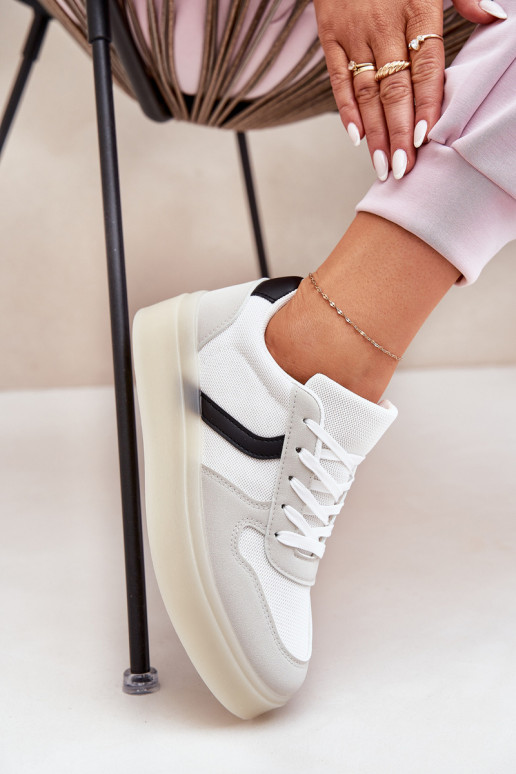 Basso Scarpe modello sneakers Femminile con una piattaforma Colore bianco Telmira