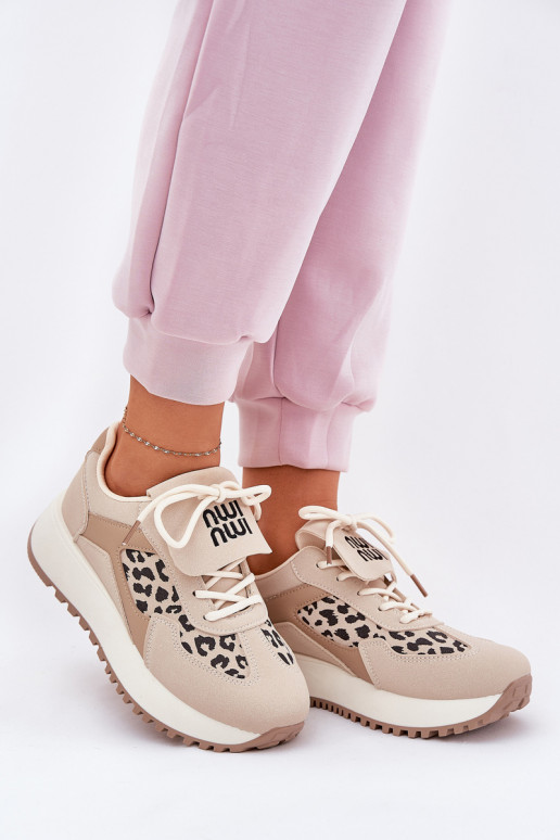 scarpe da ginnastica Scarpe modello sneakers Femminile con una piattaforma con motivi di pelliccia di leopardo beige Pumbes