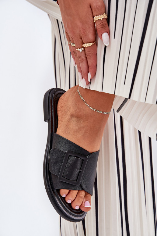 Pantofole in pelle Femminile con fibbie D&A SJ2302-01 colore nero