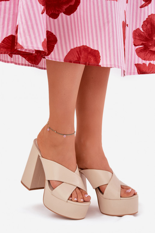 Pantofole da donna con una piattaforma I Documentazione beige Lenobos