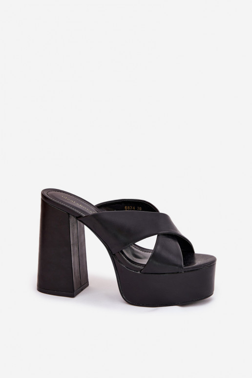 Pantofole da donna con una piattaforma I Documentazione colore nero Lenobos