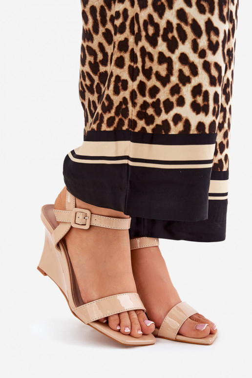 Sandali laccati da donna Su un cuneo Nude Vliraya