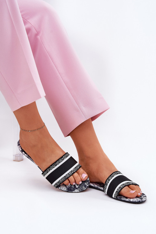 Elegantellato isoscele Pantofole da donna colore nero Leysi