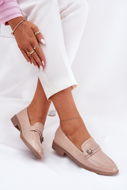 Mocassini laccati Femminile decorare con fibbie beige Mollan Mocassini laccati Femminile decorare con fibbie beige Mollan