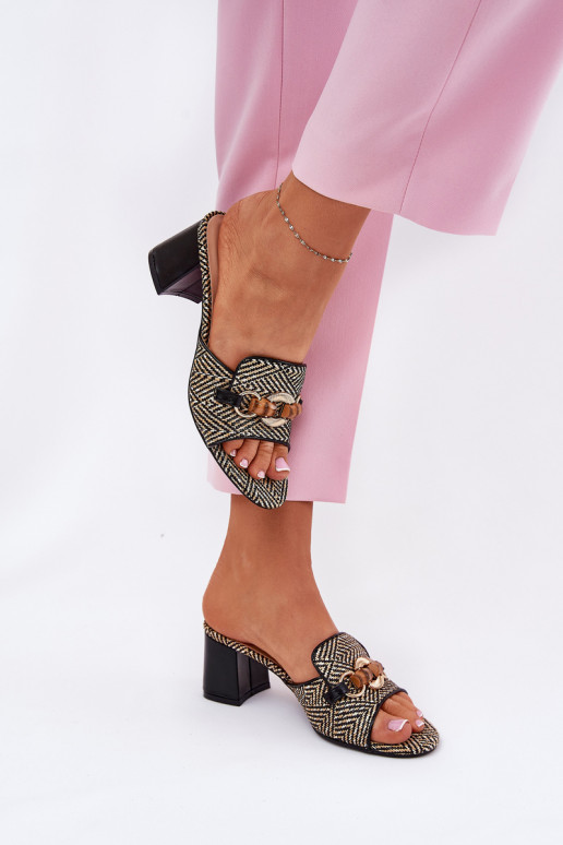 Pantofole da donna con i tacchi con ornamenti colore nero Ovittole