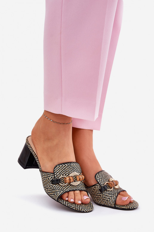 Pantofole da donna con i tacchi con ornamenti colore nero Ovittole