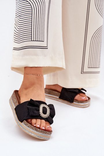 ciabatte donna con piattaforma con fiocchi e spilla decorativa color marrone Lenela