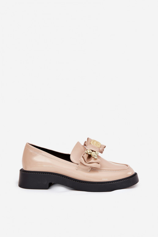 Mocassini laccati con nastri I Ozdobną Broszką beige Leandriel