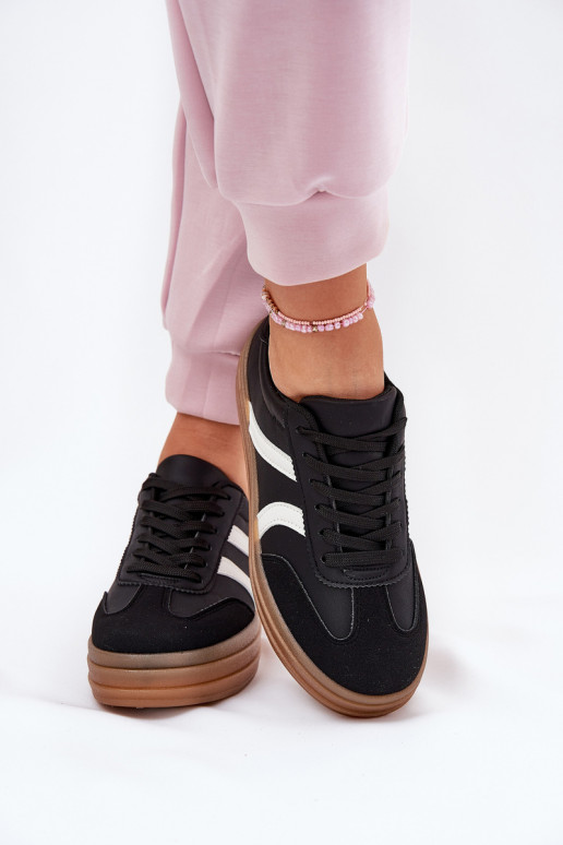 Scarpe modello sneakers Femminile con una piattaforma colore nero Tolianna