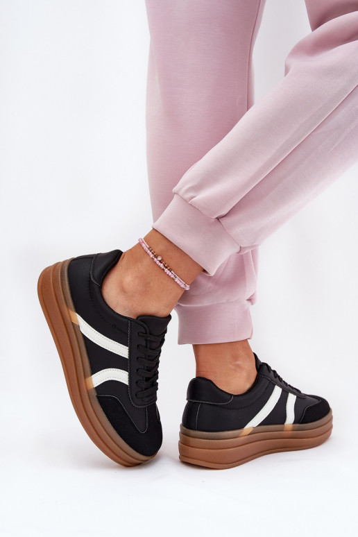 Scarpe modello sneakers Femminile con una piattaforma colore nero Tolianna