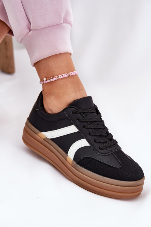 Scarpe modello sneakers Femminile con una piattaforma colore nero Tolianna