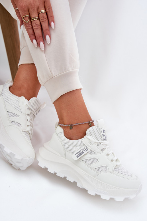 scarpe da ginnastica Scarpe modello sneakers Femminile Su una suola spessa Colore bianco Prononice