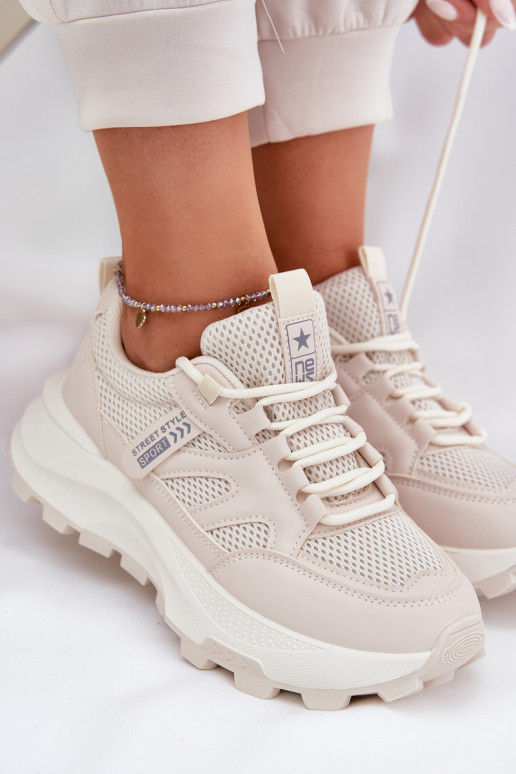 scarpe da ginnastica Scarpe modello sneakers Femminile Su una suola spessa beige Prononice