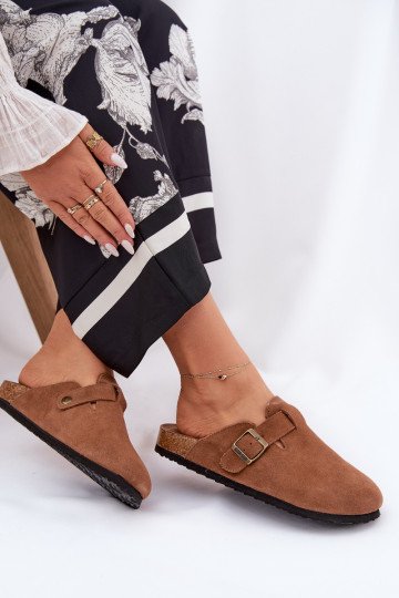 pantofole in pelle scamosciata Zoccoli Femminile con fibbie Big Star RR274A387 colore marrone