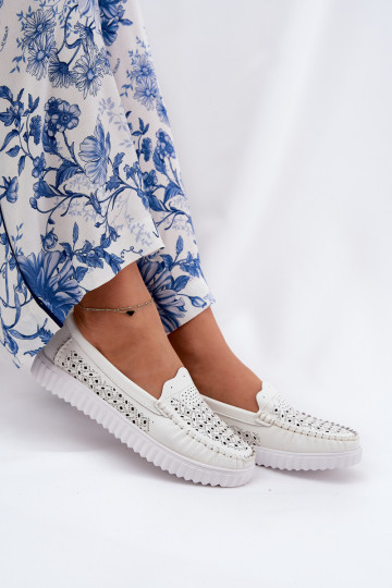 Pelle mocassini da donna con elementi traforati Vinceza 88028 Colore bianco