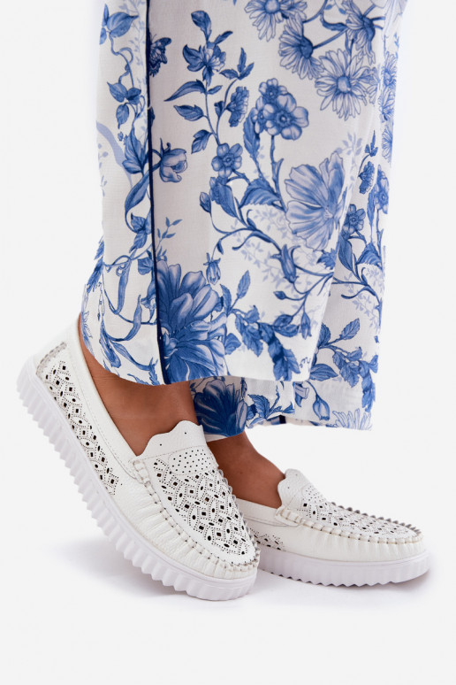 Pelle mocassini da donna con elementi traforati Vinceza 88028 Colore bianco Pelle mocassini da donna con elementi traforati Vinceza 88028 Colore bianco