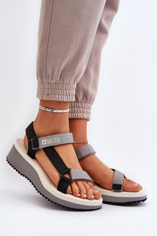 Sandali da donna con una piattaforma I Koturnie Big Star NN274A054 colore grigio