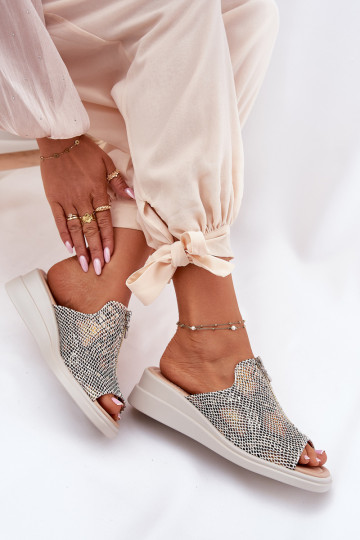 Pantofole da donna Su un cuneo con cerniere Elegantello animale beige Irriva