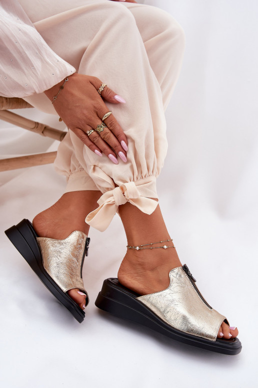 Pantofole da donna Su un cuneo con cerniere colore dorato Irriva