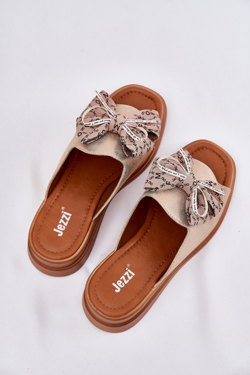 Pantofole da donna Su un cuneo con nastri colore dorato Moonzella