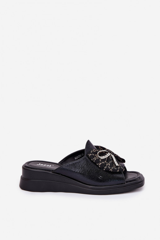 Pantofole da donna Su un cuneo con nastri colore nero Moonzella