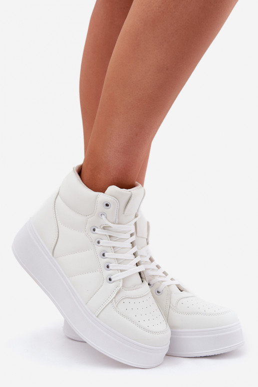 Alto Scarpe modello sneakers Femminile con una piattaforma Colore bianco Tillive Alto Scarpe modello sneakers Femminile con una piattaforma Colore bianco Tillive