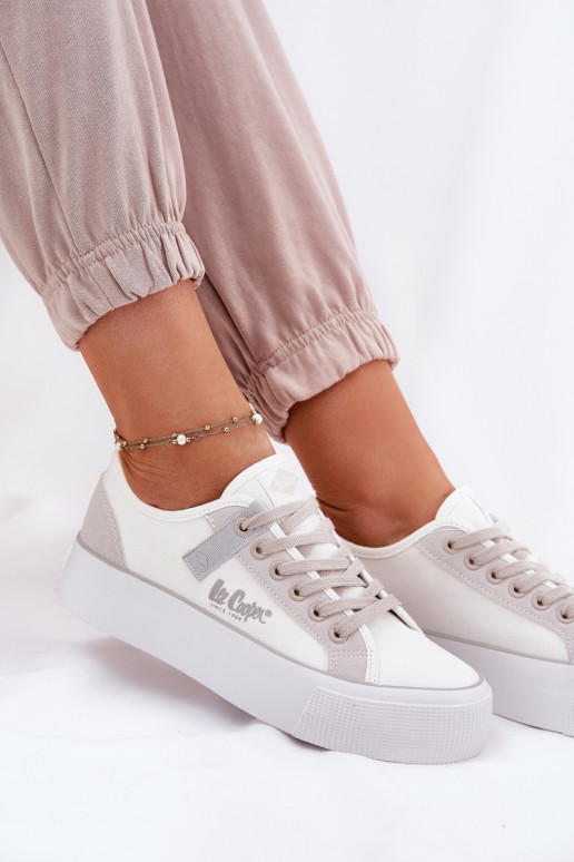 Scarpe per il tempo libero con una piattaforma Lee Cooper LCIN-25-31-3479L Bianco-colore grigio Scarpe per il tempo libero con una piattaforma Lee Cooper LCIN-25-31-3479L Bianco-colore grigio