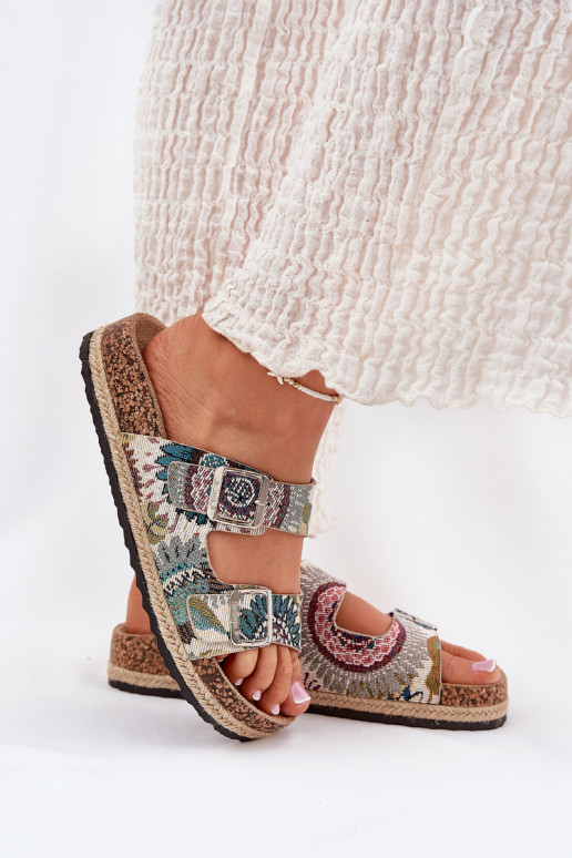 Elegantellato Pantofole da donna con una piattaforma con fibbie Lee Cooper LCIN-25-35-3483L Colori differenti Elegantellato Pantofole da donna con una piattaforma con fibbie Lee Cooper LCIN-25-35-3483L Colori differenti