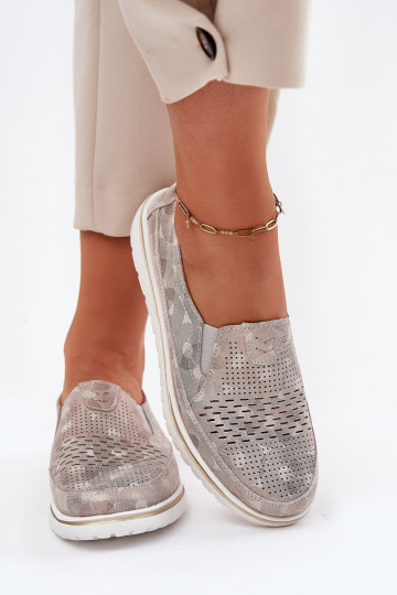 realizzato con scarpe in pelle scamosciata di un modello sorprendente in colore beige-oro Inez 2