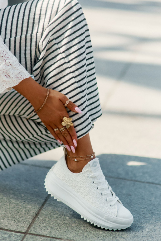 Scarpe per il tempo libero Z Haftem con una piattaforma Lee Cooper LCIN-25-31-3465L Colore bianco Scarpe per il tempo libero Z Haftem con una piattaforma Lee Cooper LCIN-25-31-3465L Colore bianco