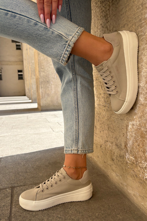  Scarpe per il tempo libero con una piattaforma Big Star RR274465 beige