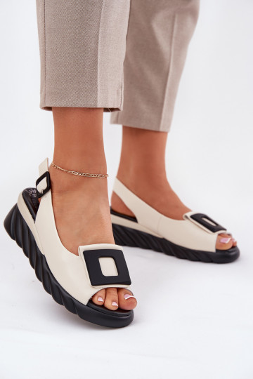 Sandali da donna Femminile Su un cuneo con decorazione Artiker 56C1570 beige