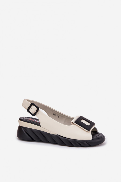 Sandali da donna Femminile Su un cuneo con decorazione Artiker 56C1570 beige Sandali da donna Femminile Su un cuneo con decorazione Artiker 56C1570 beige