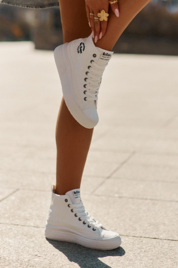 Scarpe per il tempo libero con una piattaforma Lee Cooper LCIN-25-44-3209L Biale