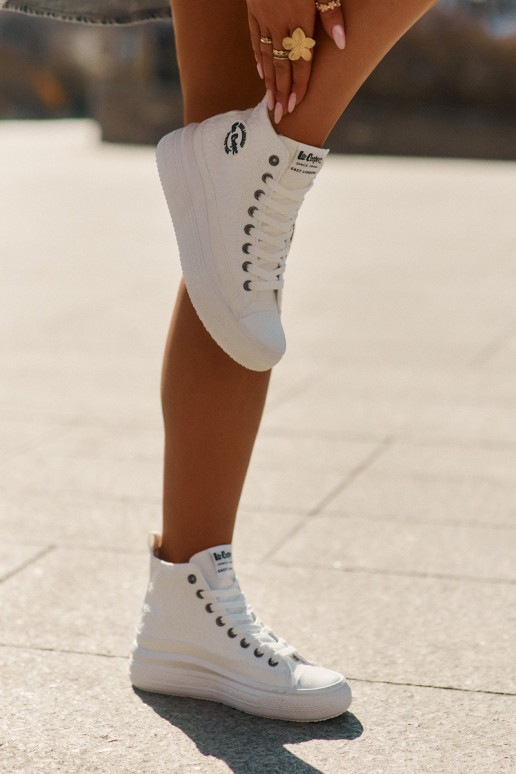 Scarpe per il tempo libero con una piattaforma Lee Cooper LCIN-25-44-3209L Biale Scarpe per il tempo libero con una piattaforma Lee Cooper LCIN-25-44-3209L Biale