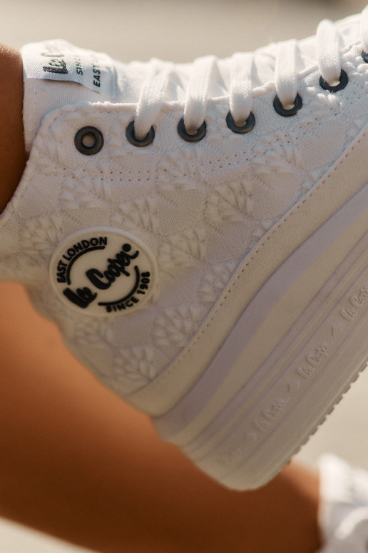 Scarpe per il tempo libero con una piattaforma Lee Cooper LCIN-25-44-3209L Biale Scarpe per il tempo libero con una piattaforma Lee Cooper LCIN-25-44-3209L Biale