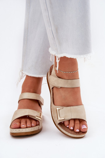 Comodi sandali da donna Su un cuneo beige Sadevale 2