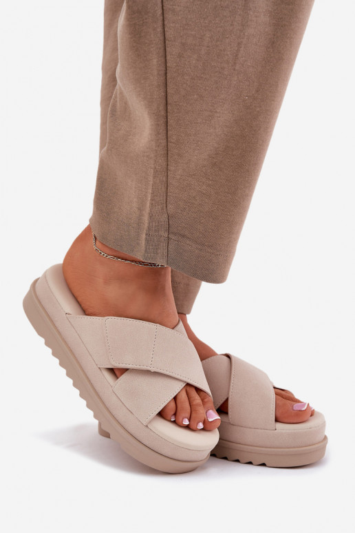Pantofole da donna con una piattaforma Z Przeplatającymi Się Paskami beige Rinasara