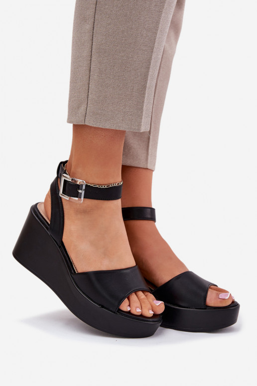 Sandali da donna Su un cuneo colore nero Efrina Sandali da donna Su un cuneo colore nero Efrina