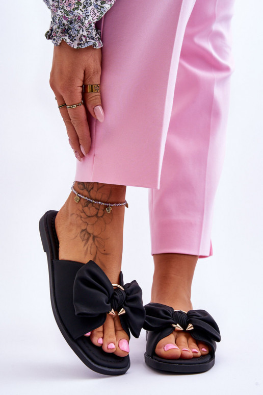 Femminile Pantofole in pelle con nastri colore nero Becky Femminile Pantofole in pelle con nastri colore nero Becky