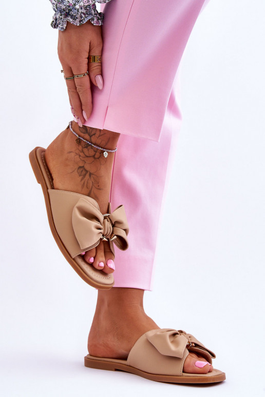 Femminile Pantofole in pelle con nastri beige Becky Femminile Pantofole in pelle con nastri beige Becky