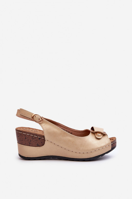 Femminile Sandali leggeri con plateau Comfort Shoes beige Efravia Femminile Sandali leggeri con plateau Comfort Shoes beige Efravia