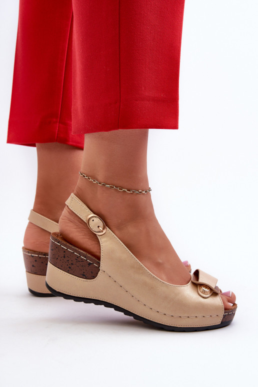 Femminile Sandali leggeri con plateau Comfort Shoes beige Efravia Femminile Sandali leggeri con plateau Comfort Shoes beige Efravia