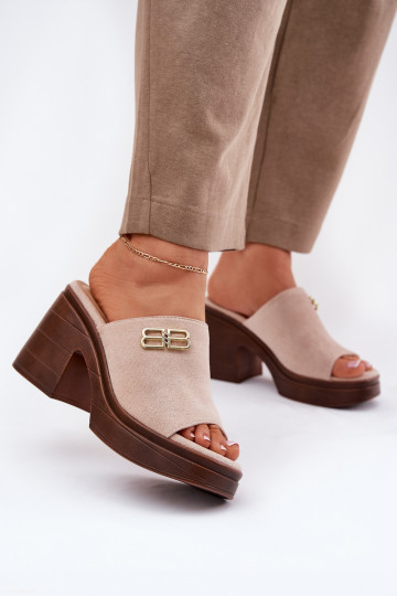 Pantofole da donna Su tacchi enormi Ze colore doratom Detalem Vinceza 17400 beige 2