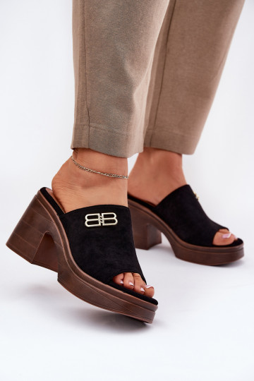 Pantofole da donna Su tacchi enormi Ze colore doratom Detalem Vinceza 17400 colore nero