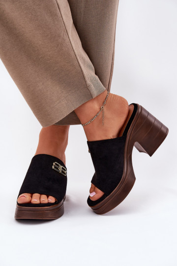 Pantofole da donna Su tacchi enormi Ze colore doratom Detalem Vinceza 17400 colore nero 2