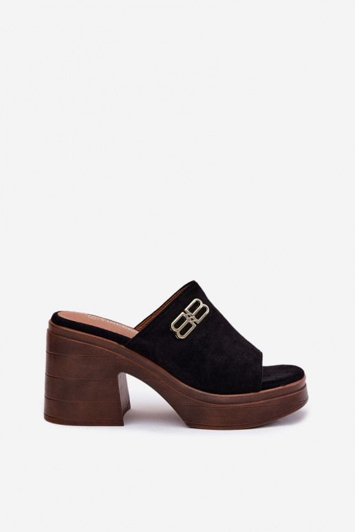 Pantofole da donna Su tacchi enormi Ze colore doratom Detalem Vinceza 17400 colore nero